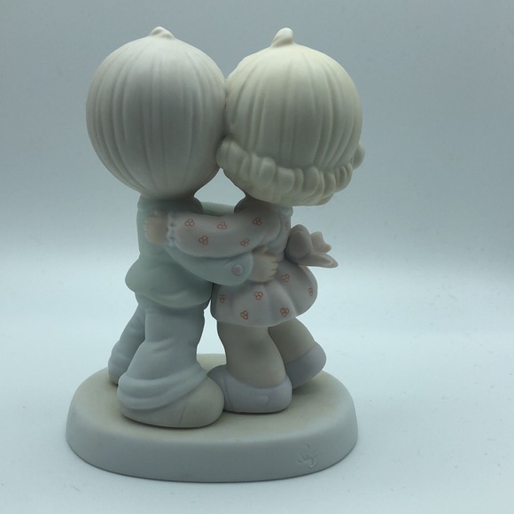 PRECIOUS MOMENTS Hug One Another - Picture 5 of 5